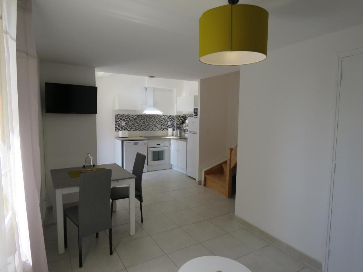 Appartement Centre Historique Avec Terrasse Au Porte De La Camargue سان جيل المظهر الخارجي الصورة