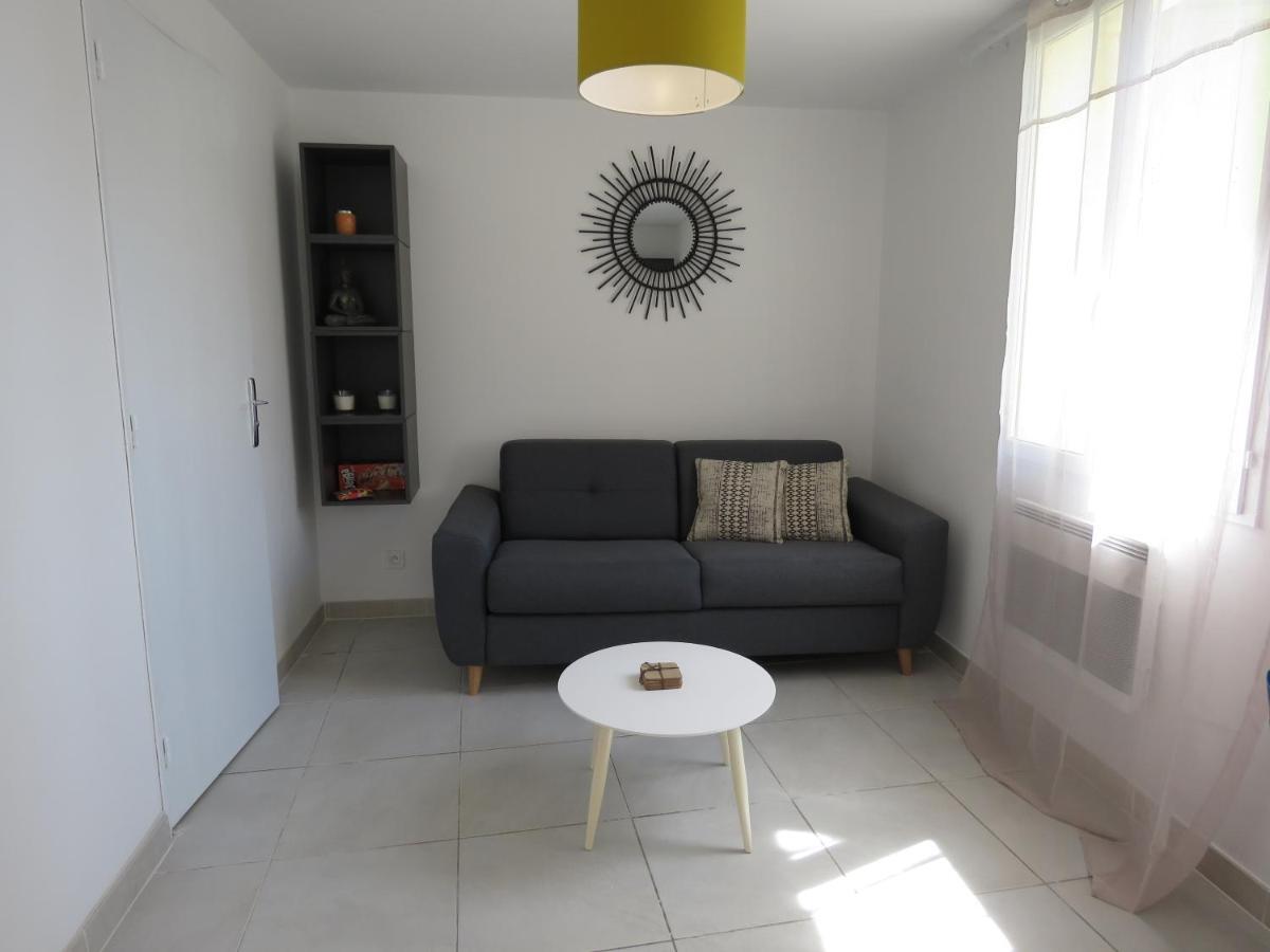 Appartement Centre Historique Avec Terrasse Au Porte De La Camargue سان جيل المظهر الخارجي الصورة